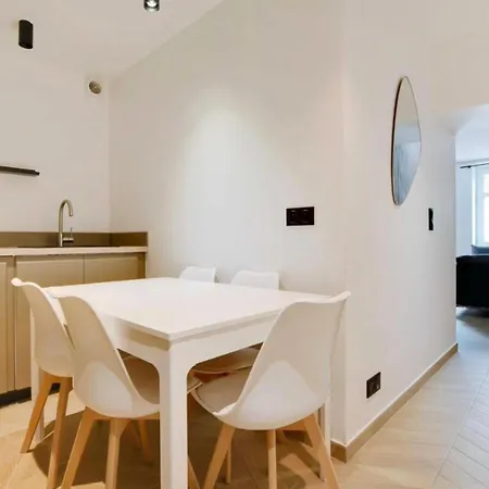 Republique - Cozy 6p L001 Apartamento París