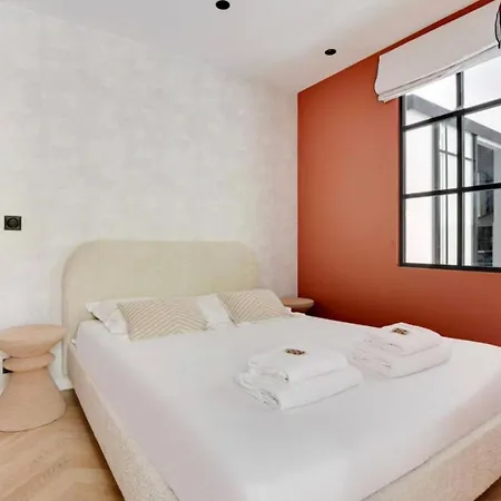 Republique - Cozy 6p L001